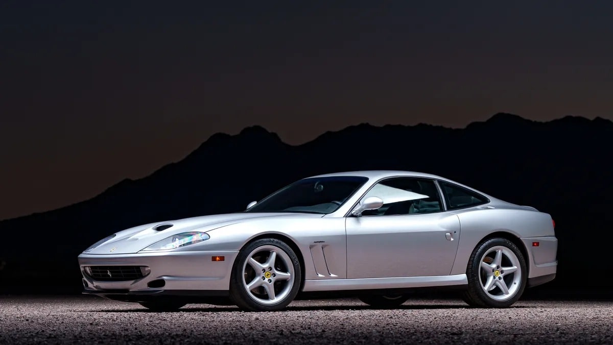 1999 Ferrari 550 Maranello front three-quarter.