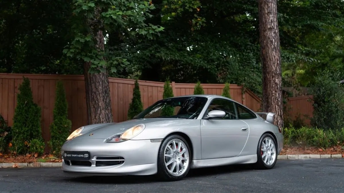 1999 Porsche 911 GT3 996.1 side profile.